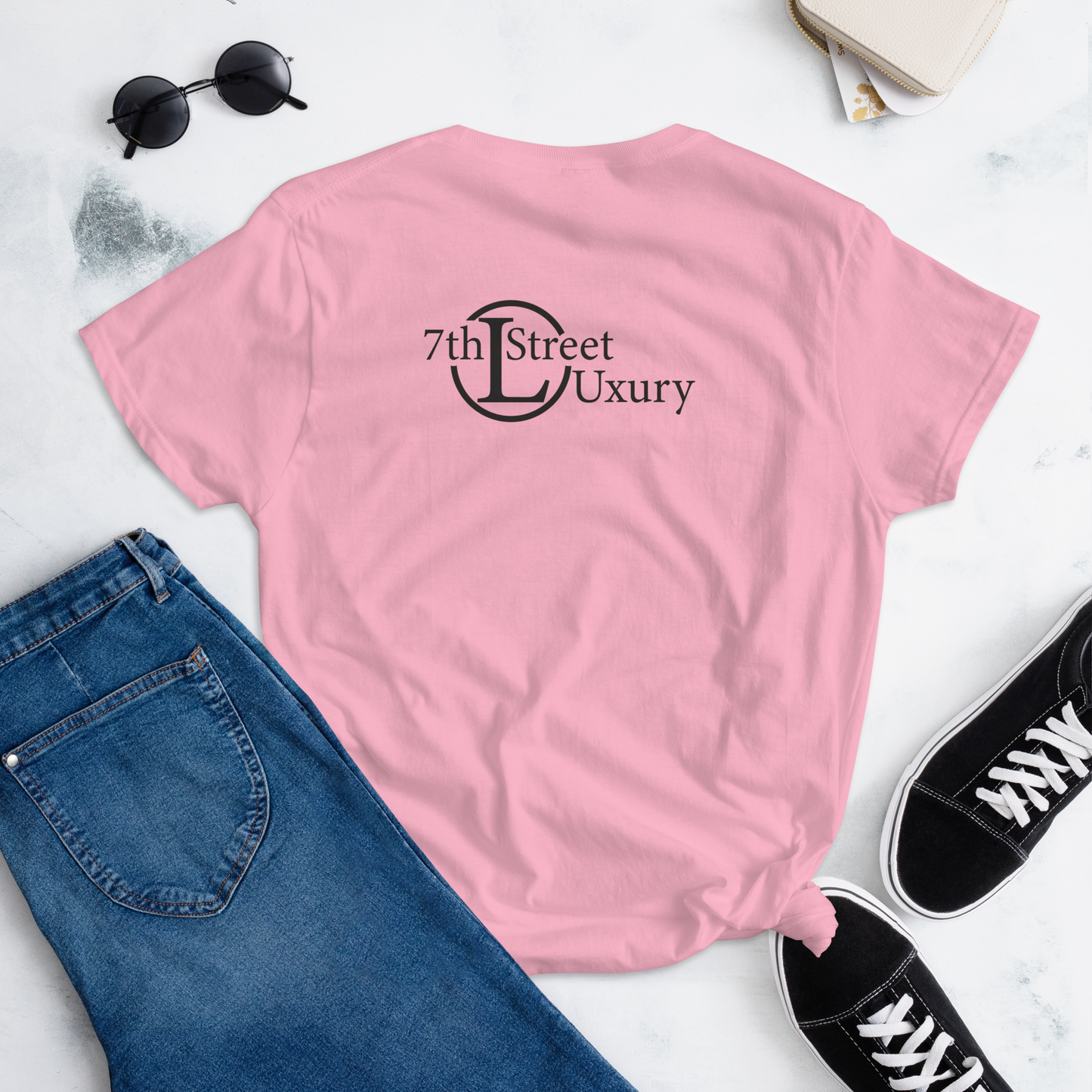 7thStreet Luxury Women's short sleeve t-shirt