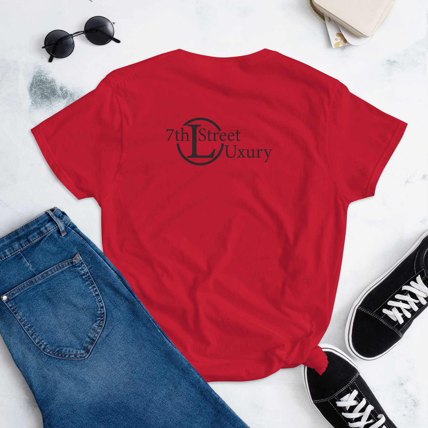 7thStreet Luxury Women's short sleeve t-shirt