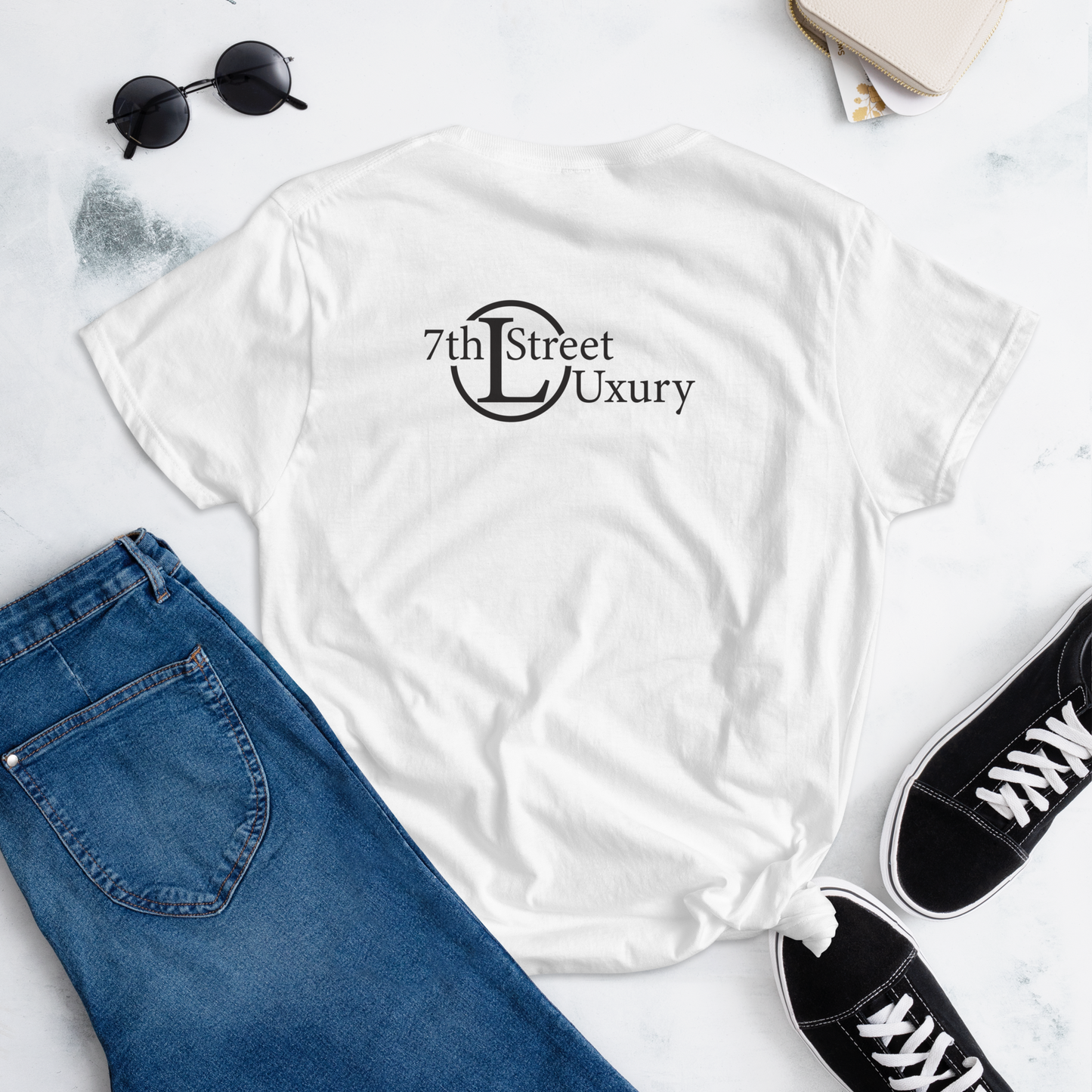 7thStreet Luxury Women's short sleeve t-shirt